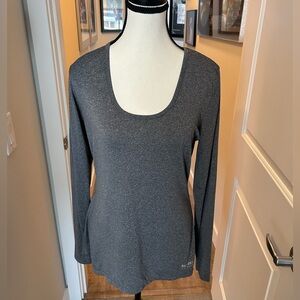 Running Room Women’s Long Sleeve Scoop Neck Run Shirt. Size Medium. EUC